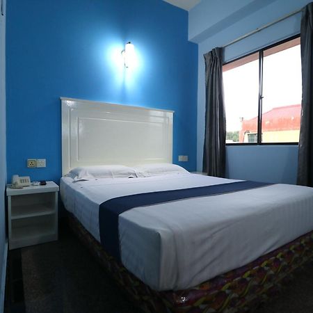 Hotel Sri Пучонг Экстерьер фото