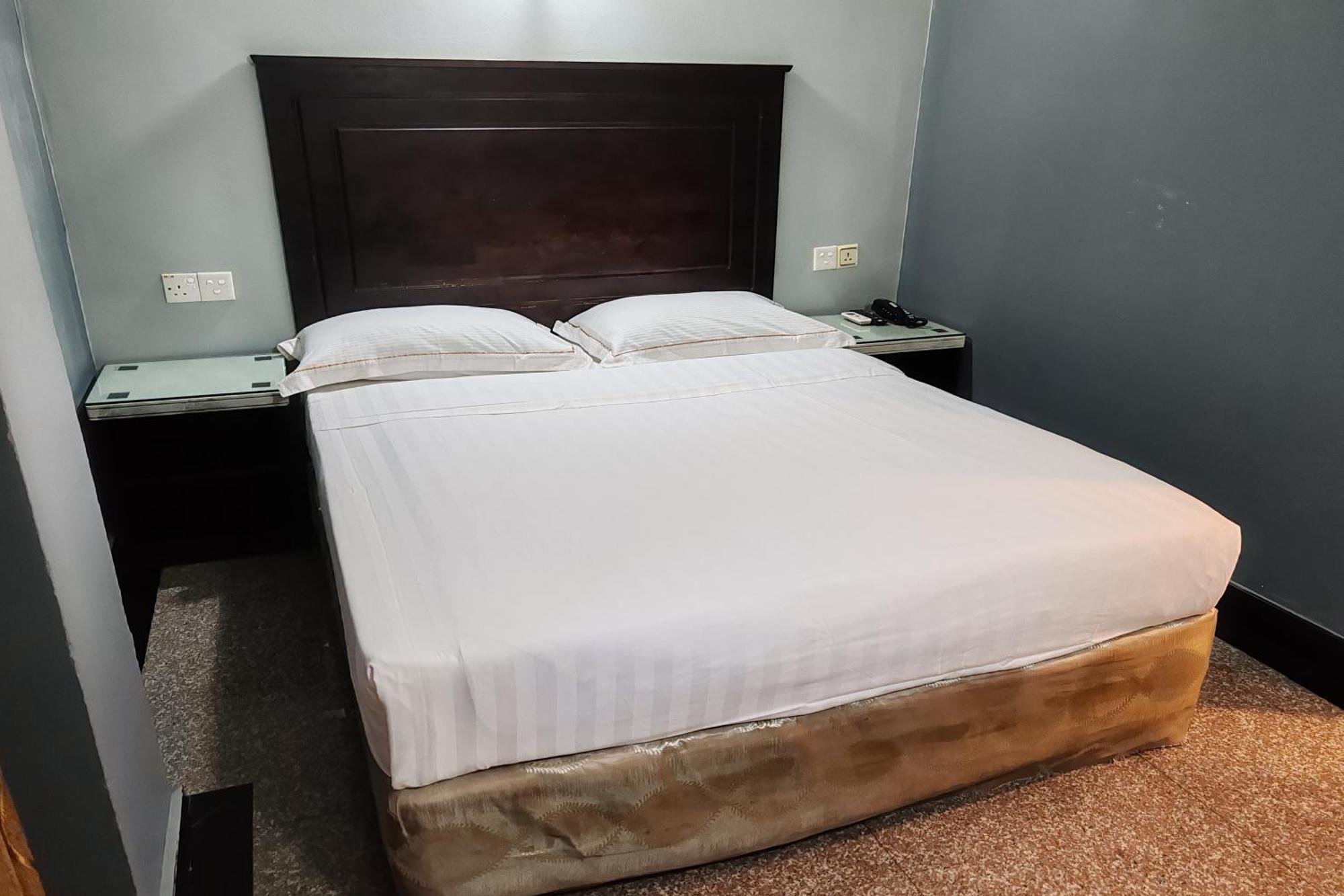 Hotel Sri Пучонг Экстерьер фото