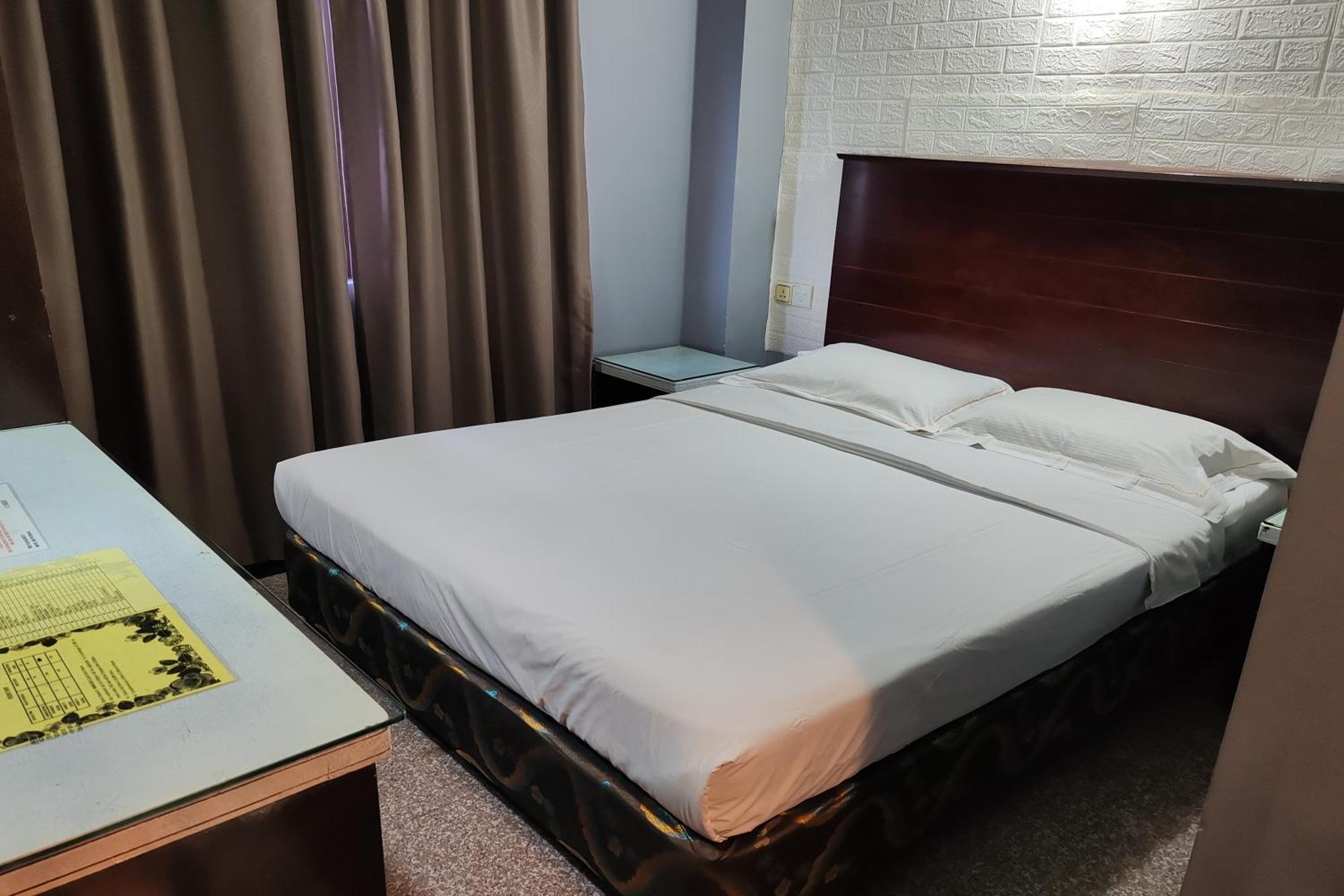 Hotel Sri Пучонг Экстерьер фото
