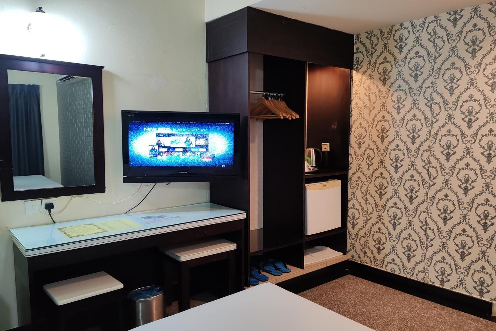 Hotel Sri Пучонг Экстерьер фото