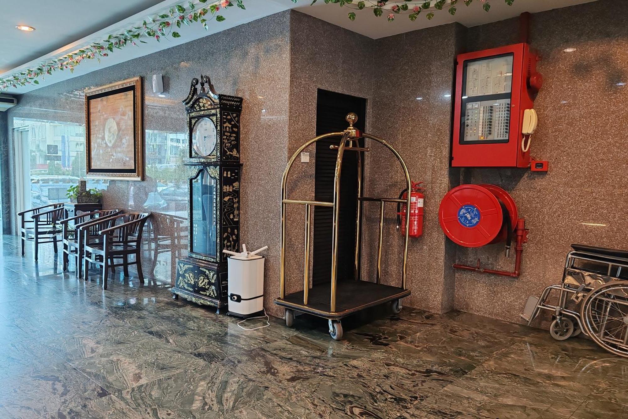 Hotel Sri Пучонг Экстерьер фото