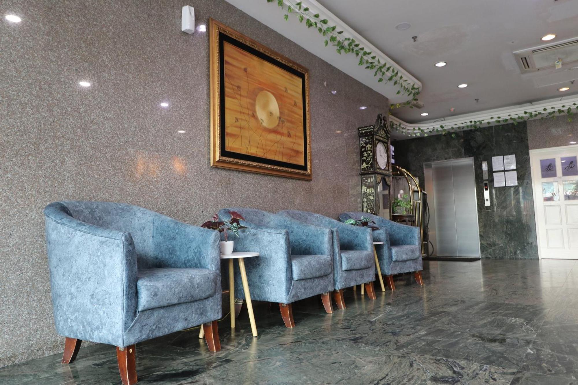 Hotel Sri Пучонг Экстерьер фото