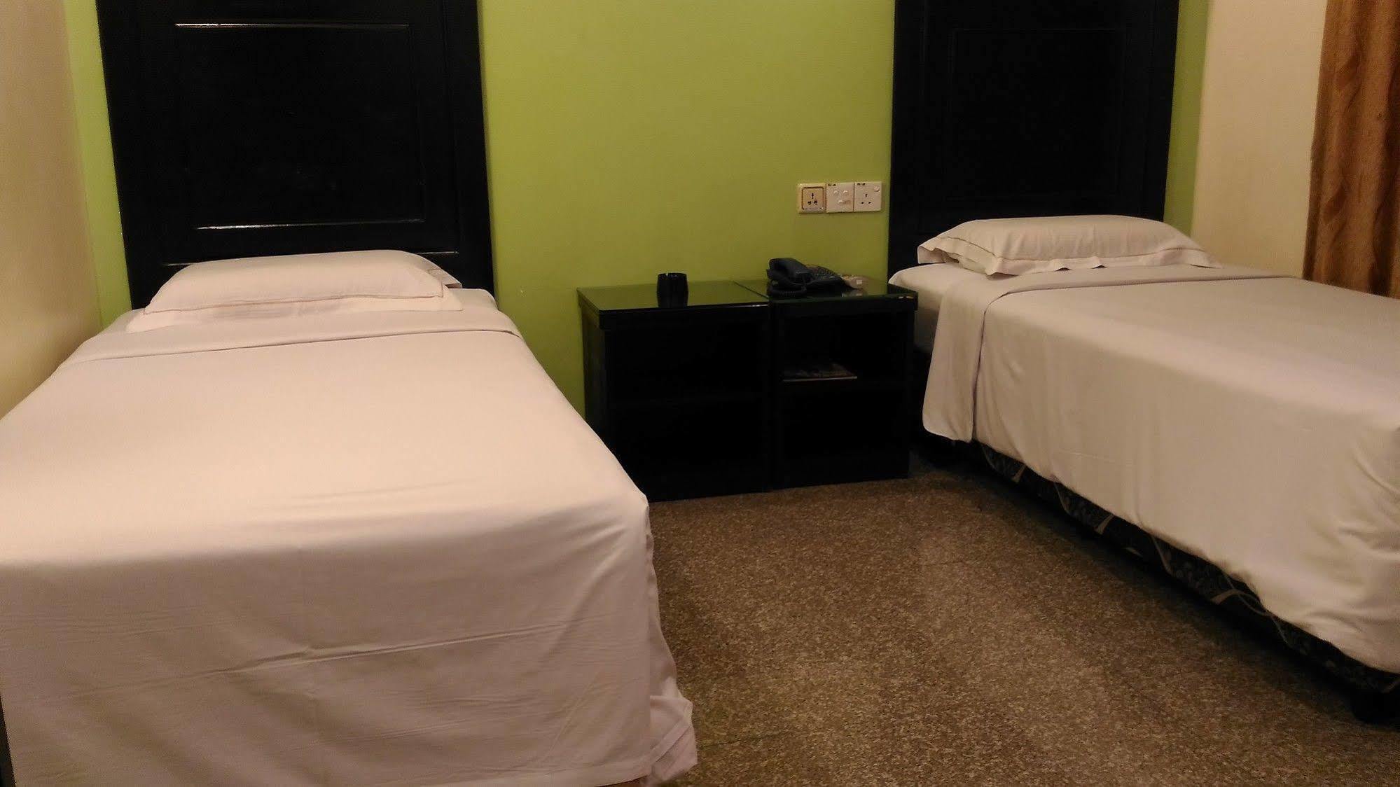 Hotel Sri Пучонг Экстерьер фото